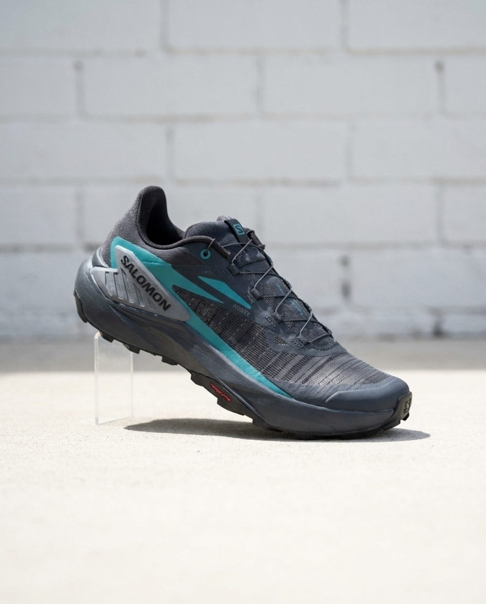 NEW SALOMON men's genesis trail running shoes in carbon/tahitian tide/quiet shad